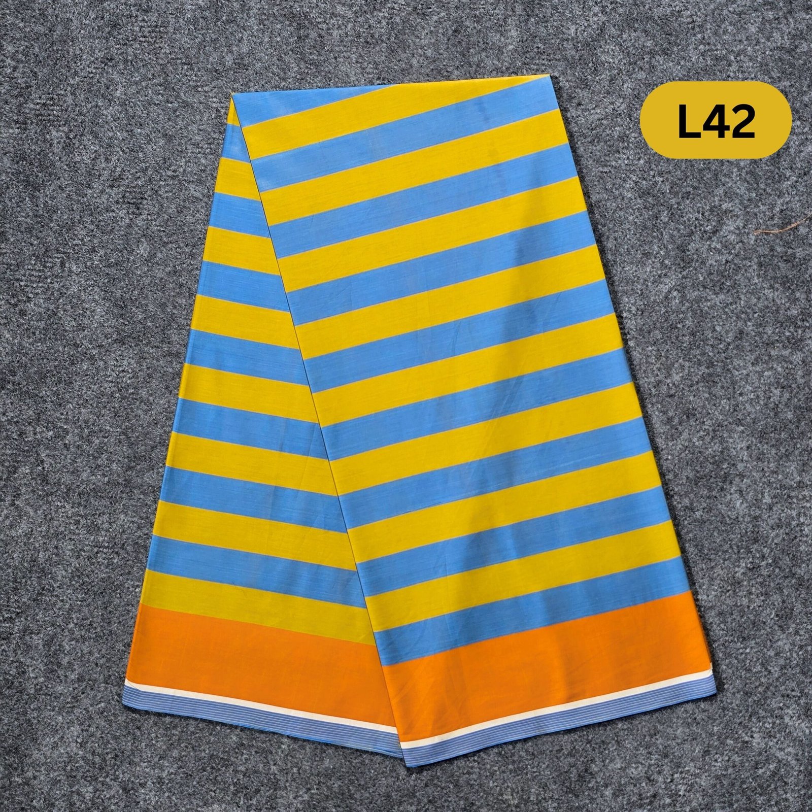 L42 5.5 Hand Soft Cotton Plain Check Lungi L42 - Image 1