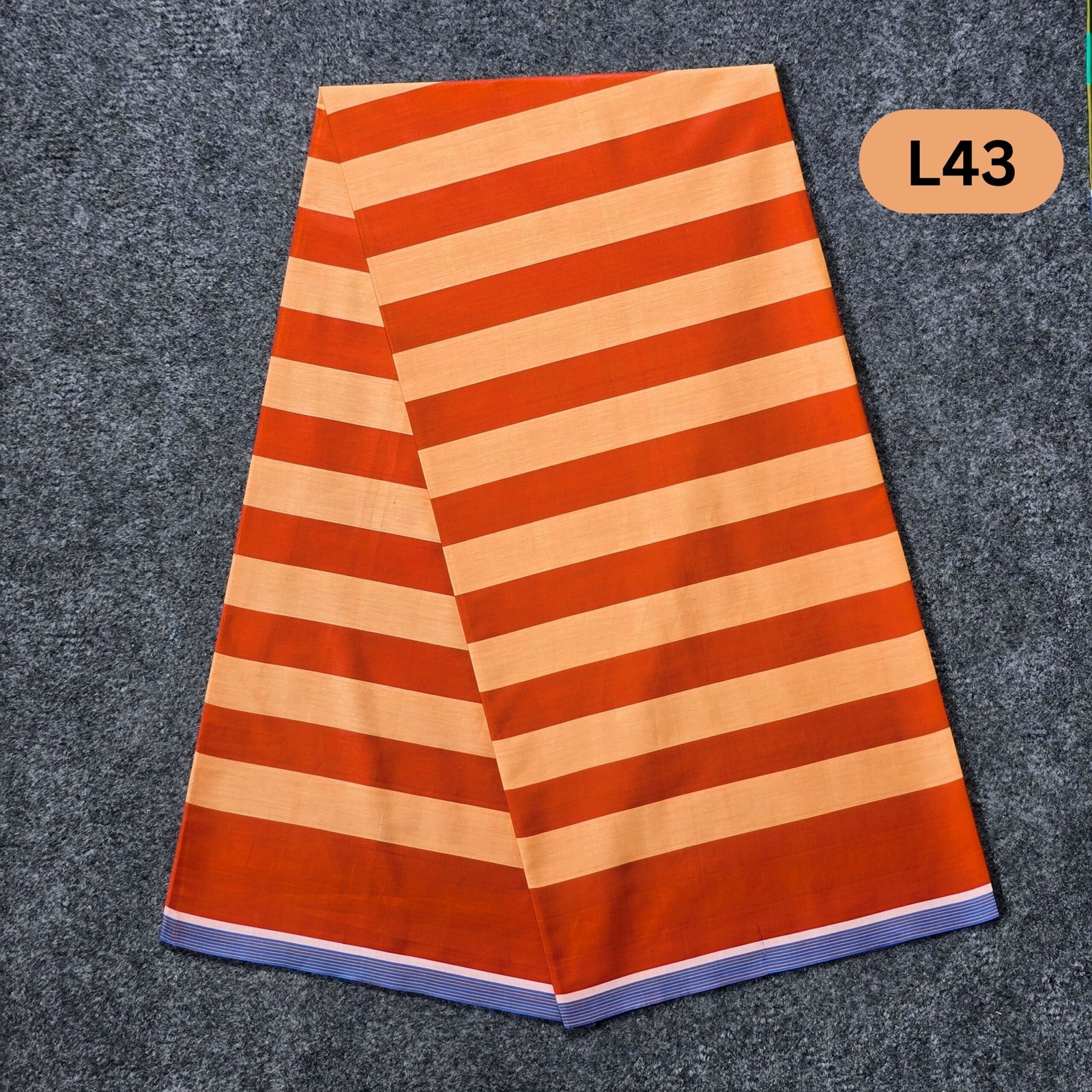 L43 5.5 Hand Soft Cotton Plain Check Lungi L43 - Image 1