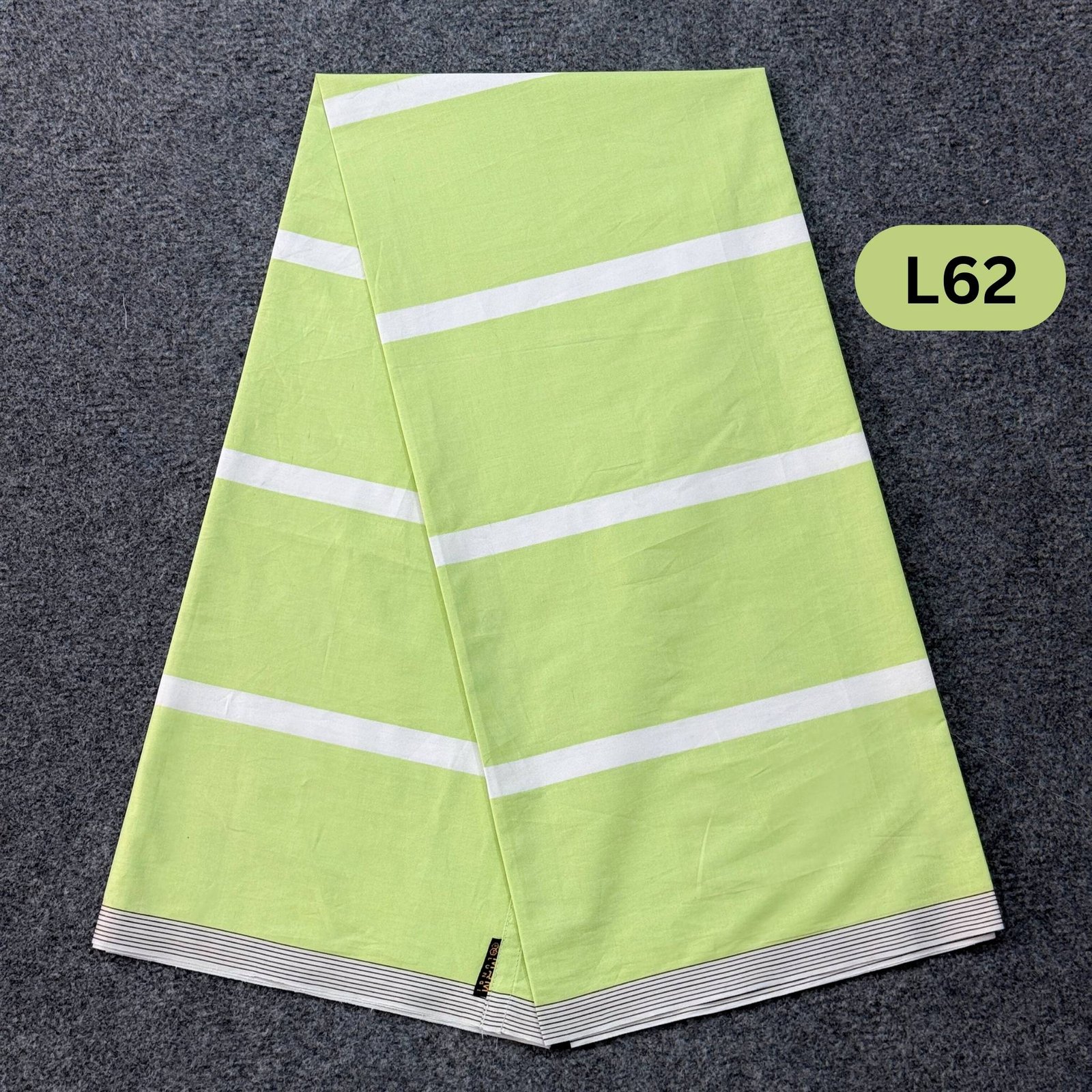 L62 5.5 Hand Soft Cotton Plain Check Lungi L62 - Image 1